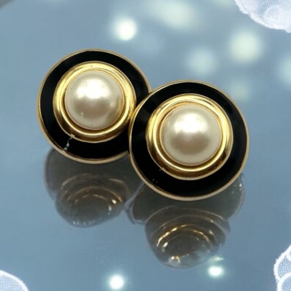 Beautiful Vintage Ciner Large Gold Tone Faux Pearl Clip On Earrings 28g EUC